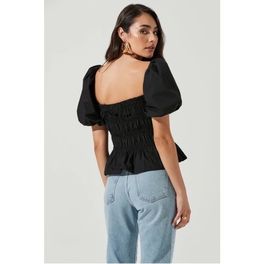 NWT ASTR The Label Savina Puff Bubble Sleeve Square Neck Smocked Peplum Top S
